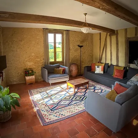 Maison Puchouaou 8 Ou 12 Personnes Avec Piscine Privee Holiday home Montesquiou