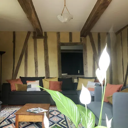 Holiday home Maison Puchouaou 8 Ou 12 Personnes Avec Piscine Privee Montesquiou